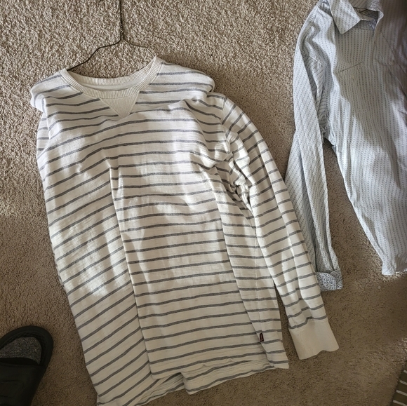 Button up, polos,sweaters - Picture 5 of 9